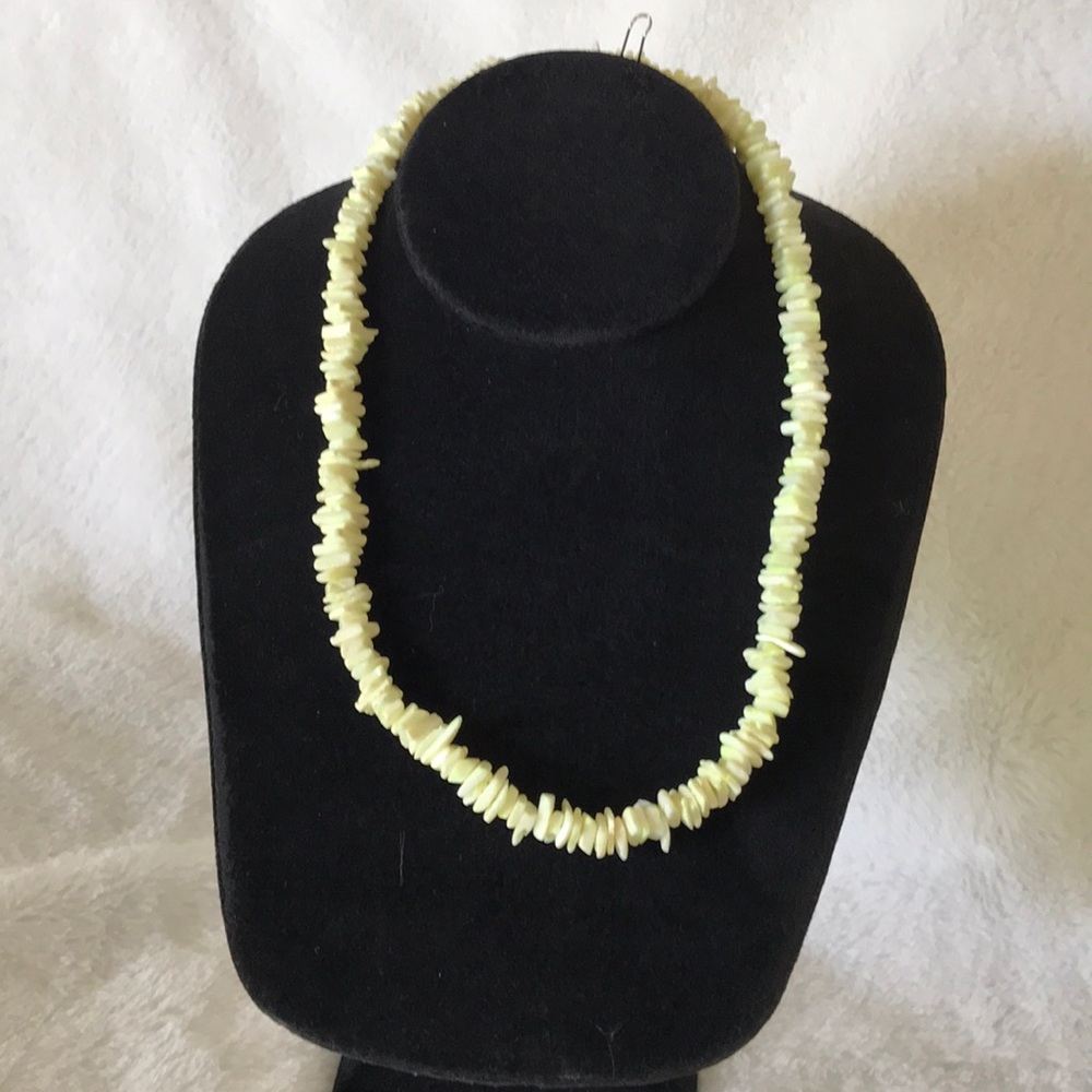 Rocks fashion jewelry necklace light yellow